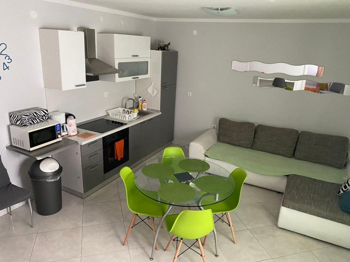 Apartments Jerine Tribunj  Luaran gambar