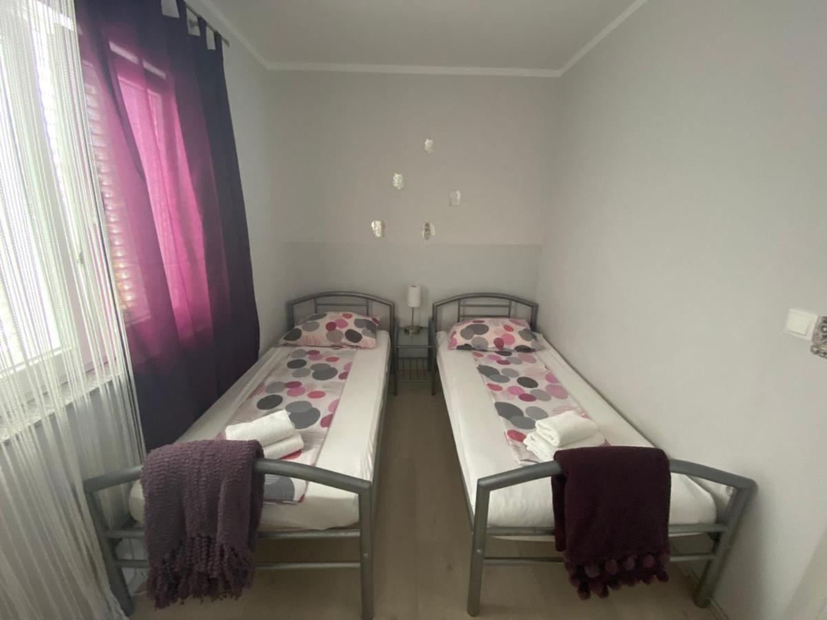 Apartments Jerine Tribunj  Luaran gambar