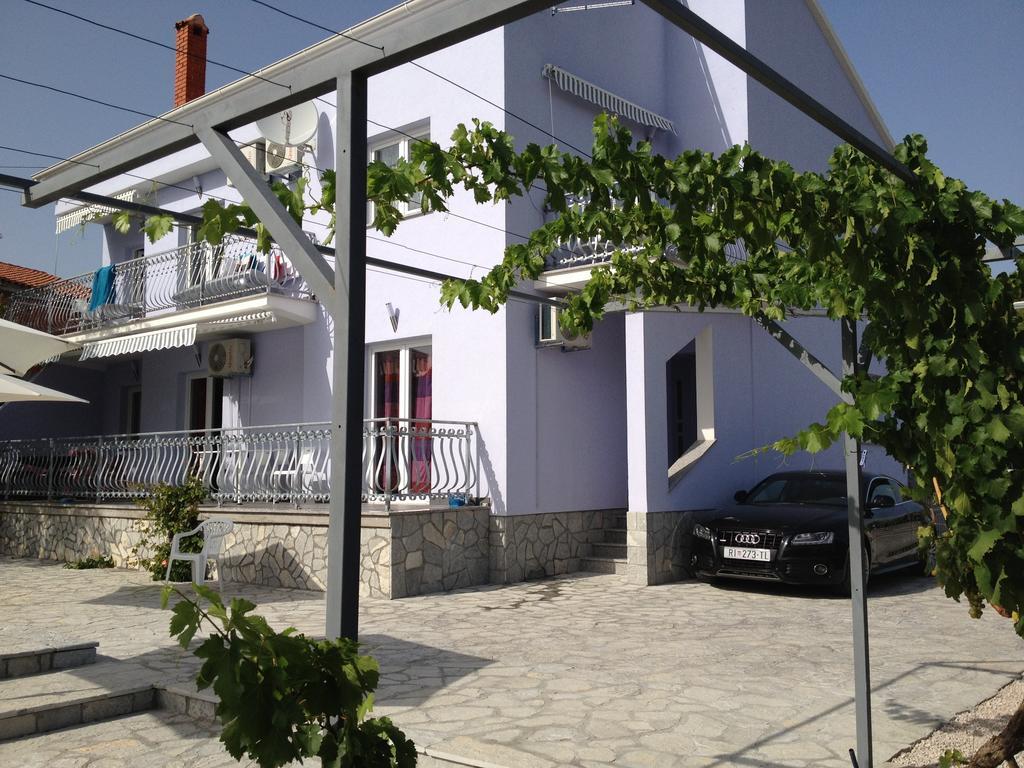 Apartments Jerine Tribunj  Luaran gambar