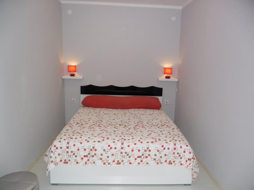 Apartments Jerine Tribunj  Bilik gambar
