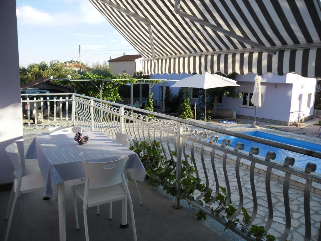 Apartments Jerine Tribunj  Bilik gambar