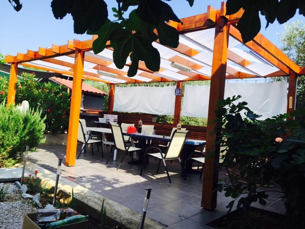 Apartments Jerine Tribunj  Bilik gambar