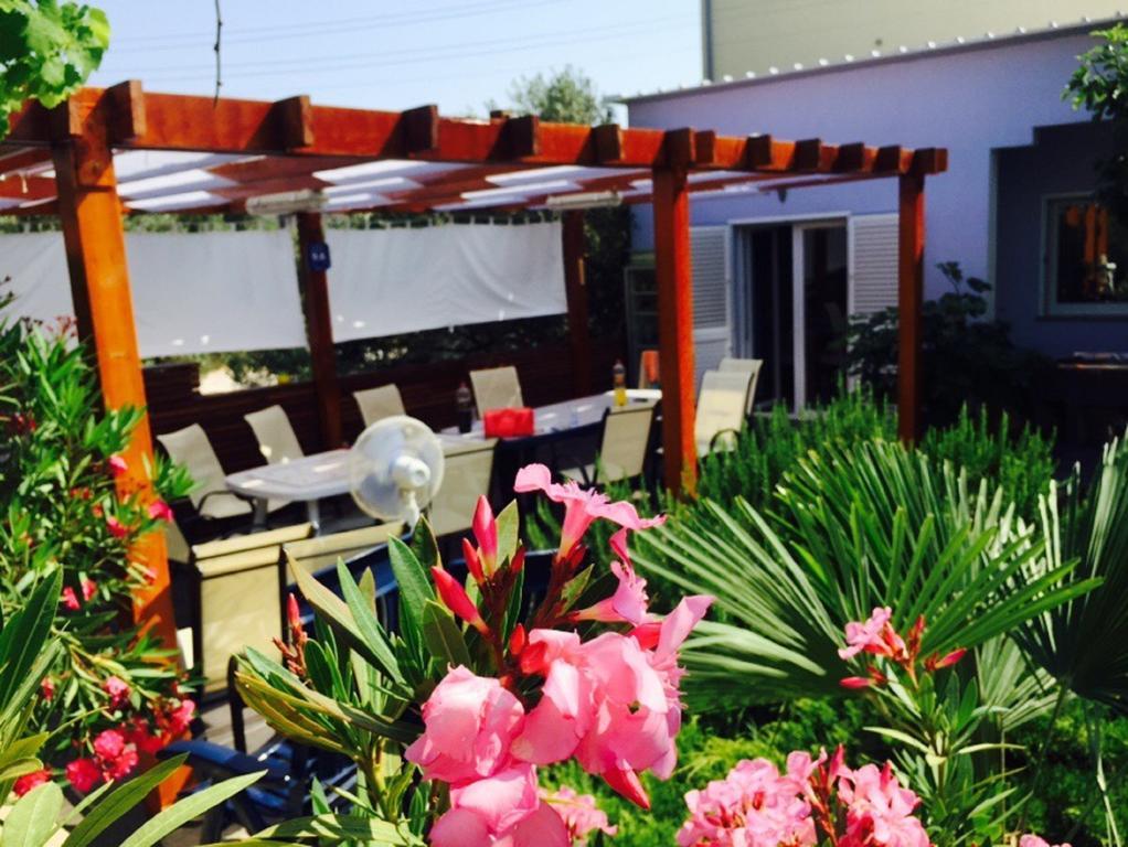 Apartments Jerine Tribunj  Bilik gambar